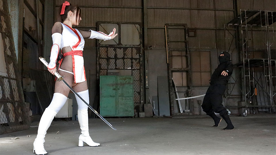 Maria ono is the prisoner of two ninjas. Maria Ono
